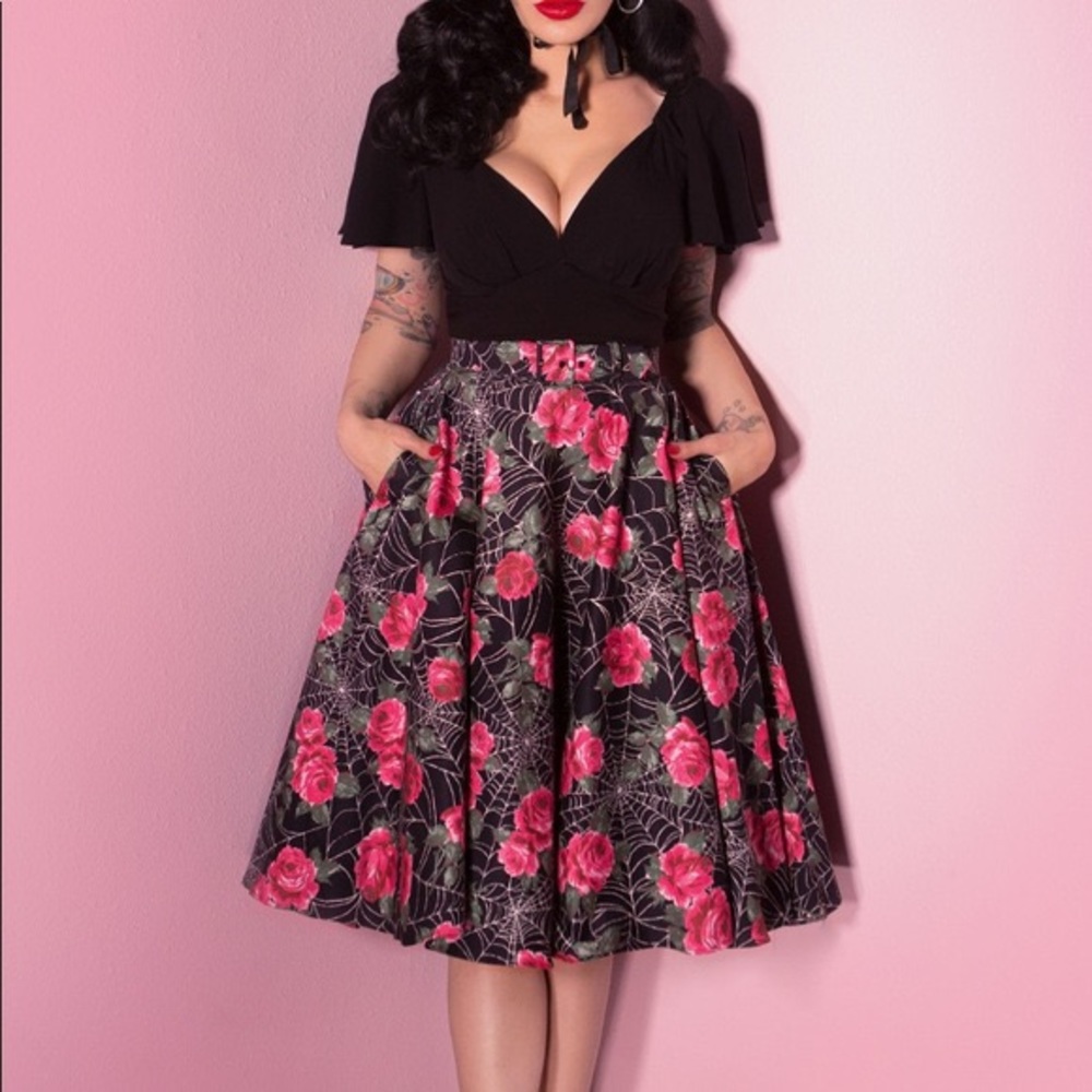NWT (and belt) Spiderweb and Roses Swing skirt